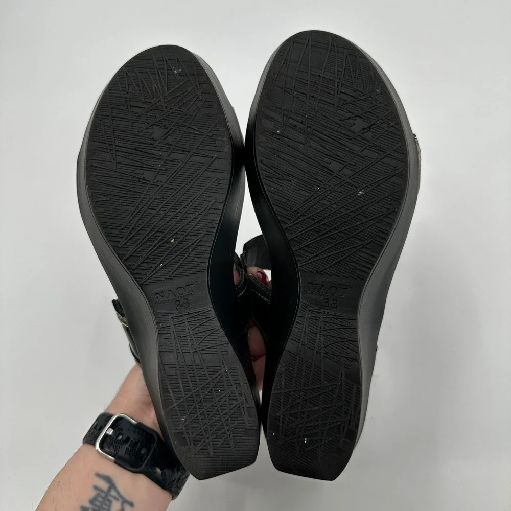 Naot preowned see